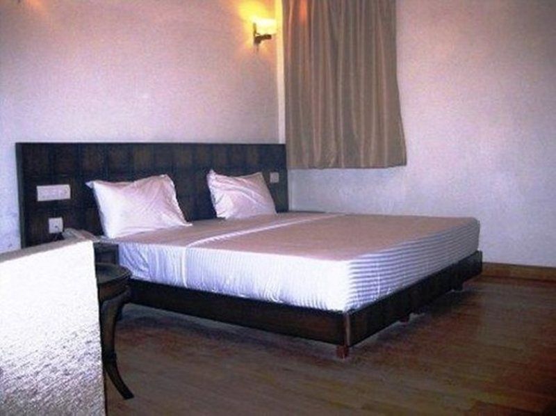 Hotel Alpine Tree New Delhi Phòng bức ảnh