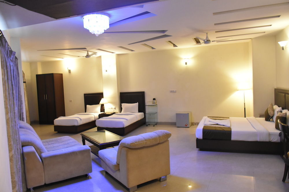 Hotel Alpine Tree New Delhi Ngoại thất bức ảnh
