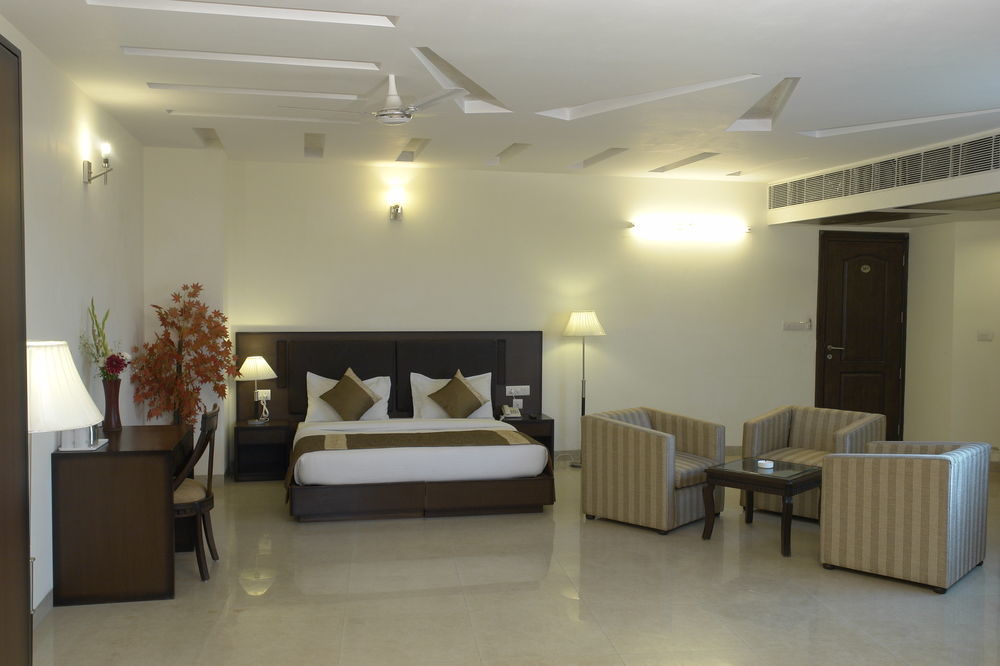 Hotel Alpine Tree New Delhi Ngoại thất bức ảnh