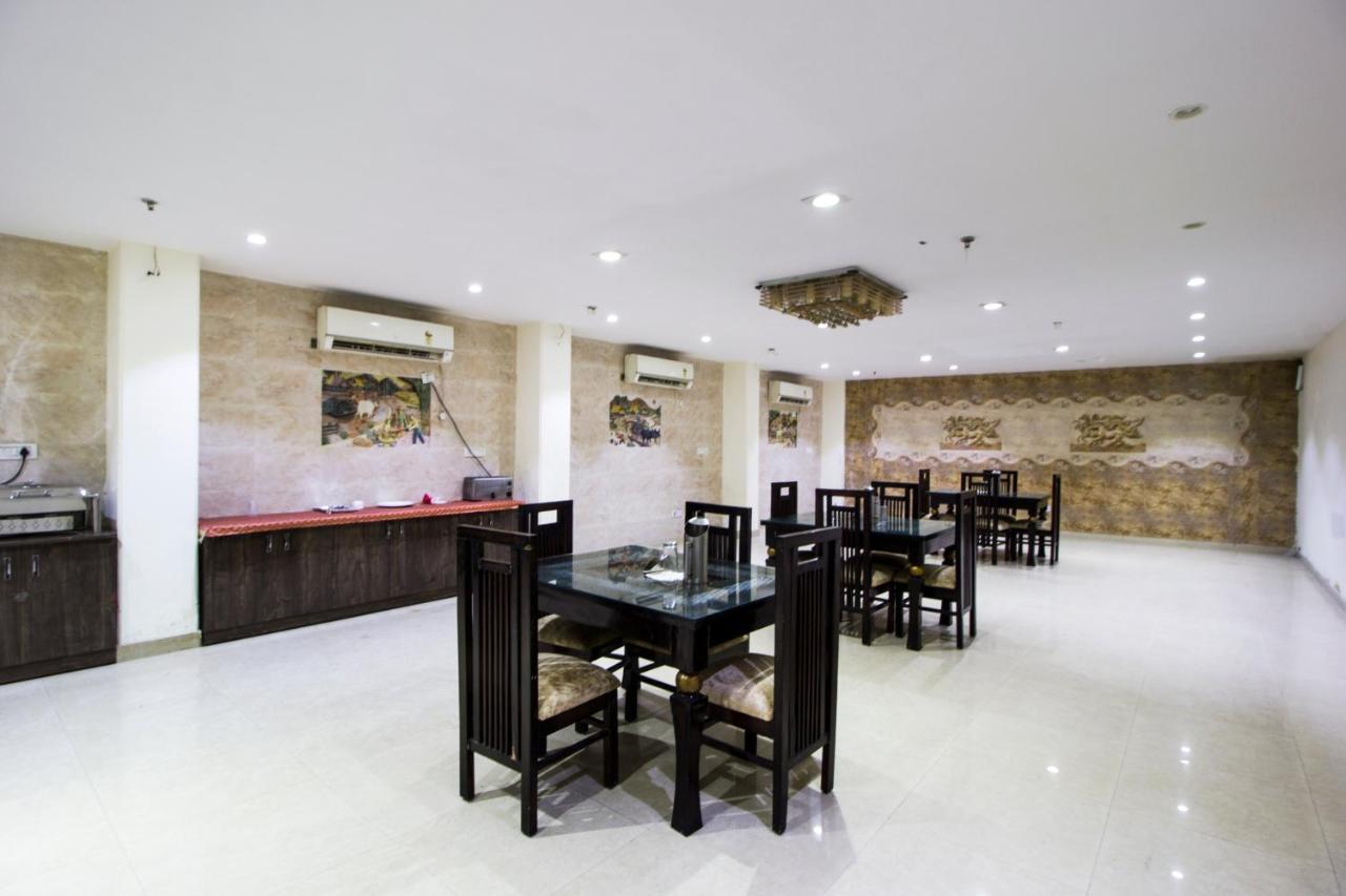 Hotel Alpine Tree New Delhi Ngoại thất bức ảnh