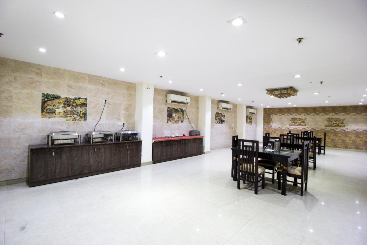 Hotel Alpine Tree New Delhi Ngoại thất bức ảnh